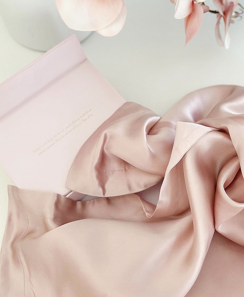 Ellis & Co – Pink Silk Pillowcase