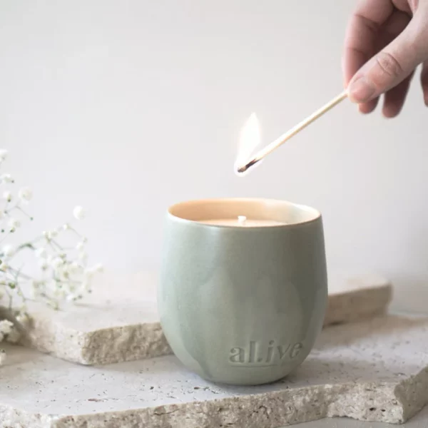 Al.ive - Blackcurrant & Caribbean Wood Soy Candle - Image 2