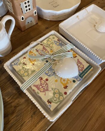 Love Heart Napkin Holder + Chickens Napkins Pkt